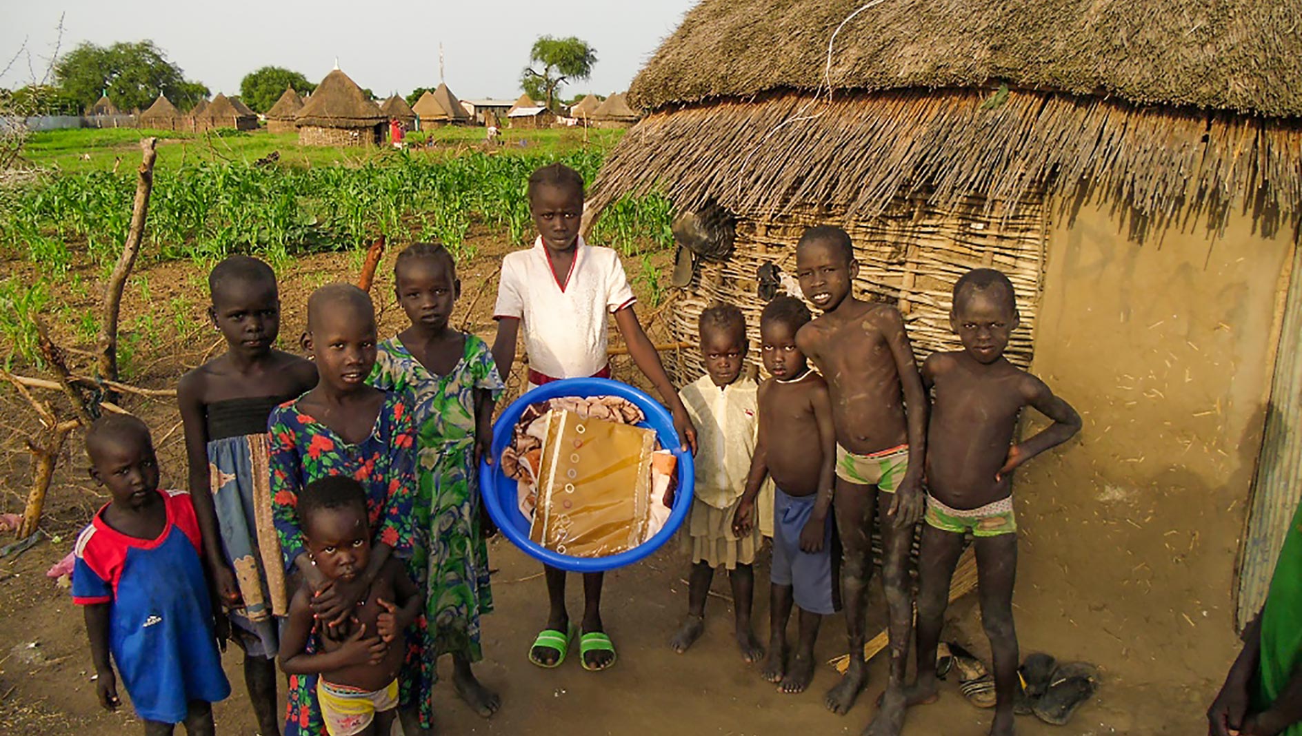 Famiglia in villaggio Etiopia