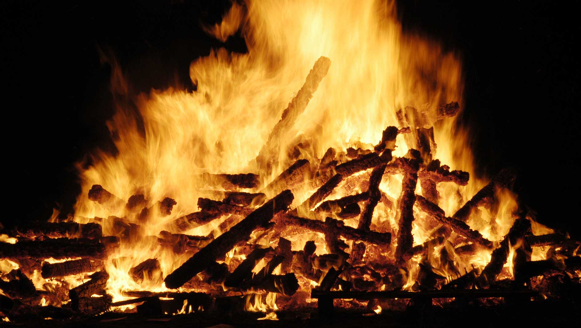 Il falò nella veglia pasquale a Iauarete