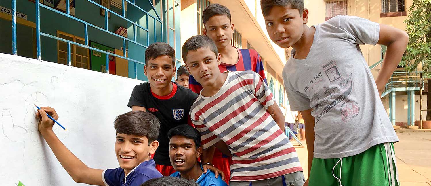 Un gruppo di ragazzi di Chennai