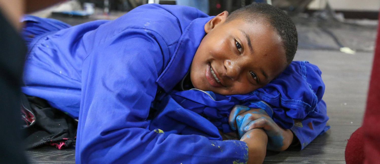 Un bambino nella scuola salesiana di Cape Town