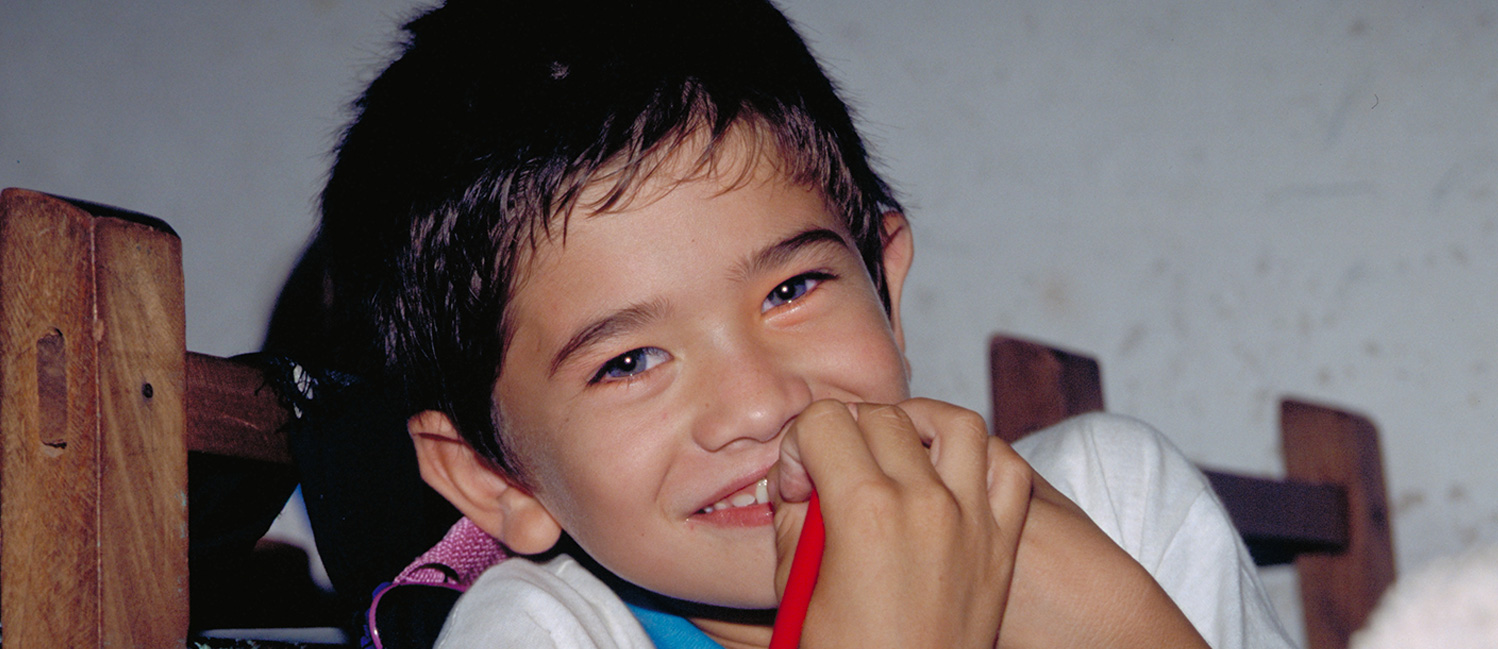 Un bambino dell'oratorio salesiano del Paraguay