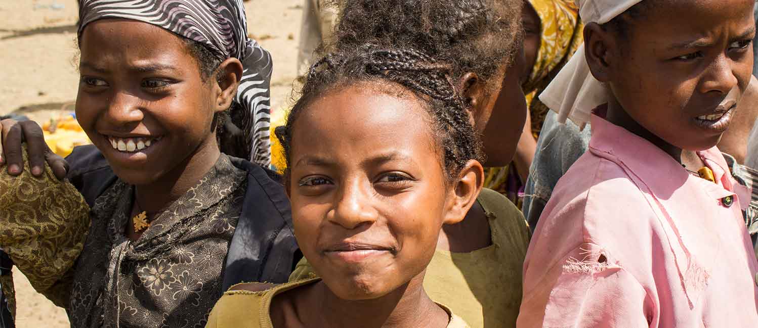 Primo piano di una bimba etiope