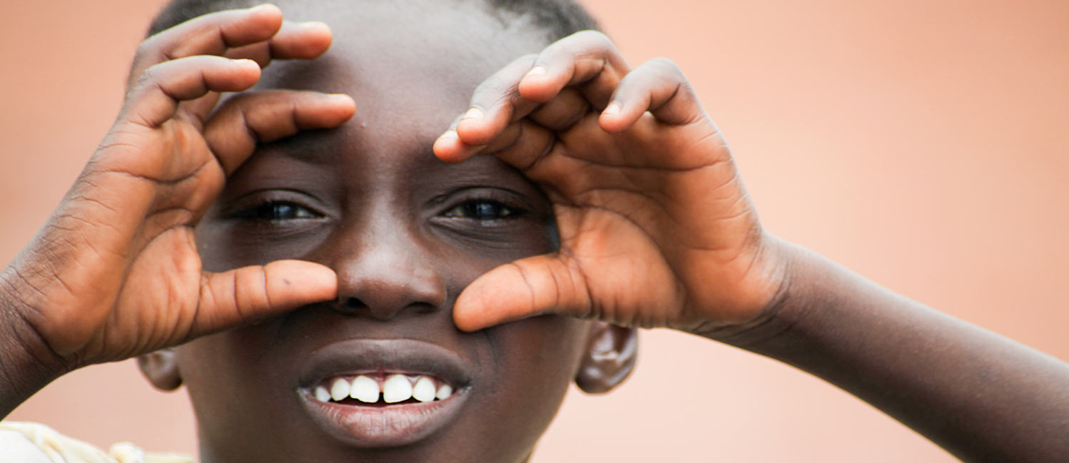 Primo piano di un bimbo in Sierra Leone