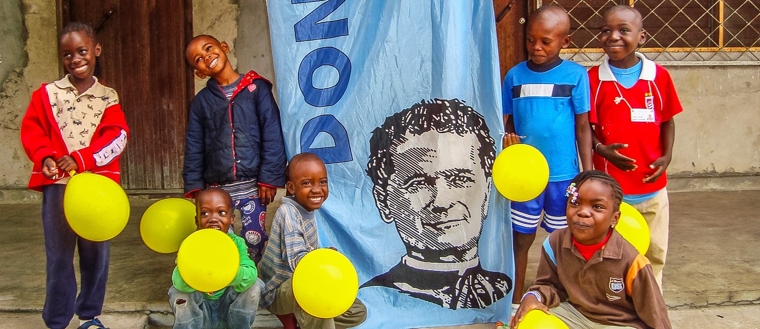 Bambini in festa in Guinea Equatoriale
