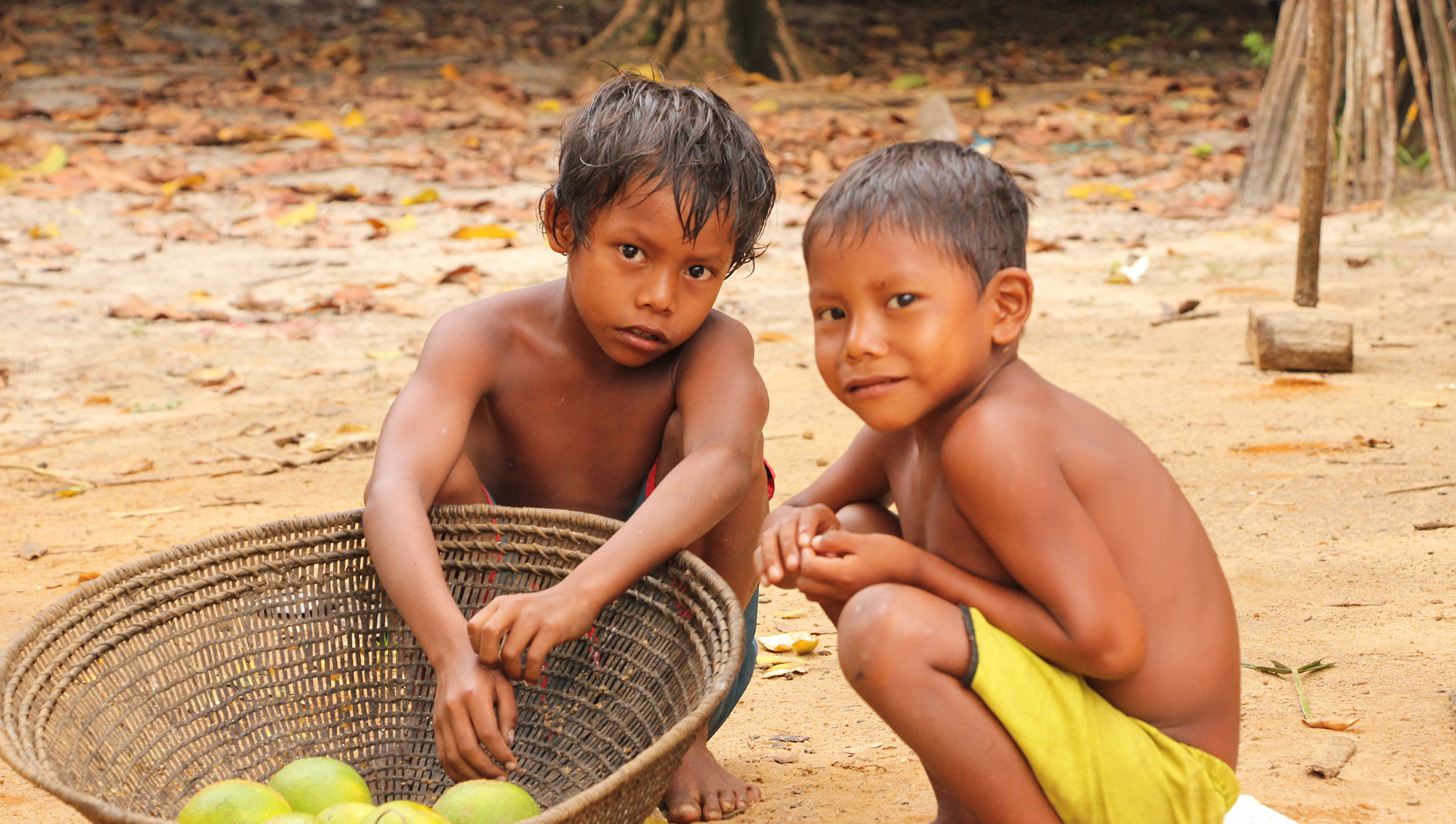 Bimbi indigeni del Mato Grosso
